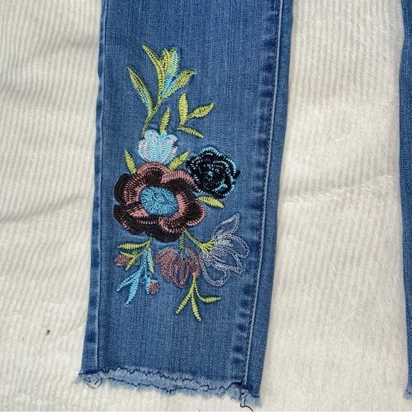 Seven Embroidered Straight leg jeans size 4 - Picture 2 of 9
